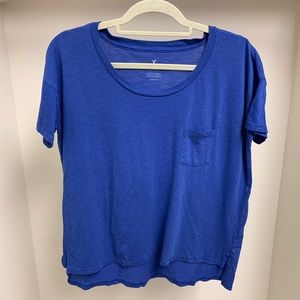 Royal blue AMERICAN EAGLE tee!
